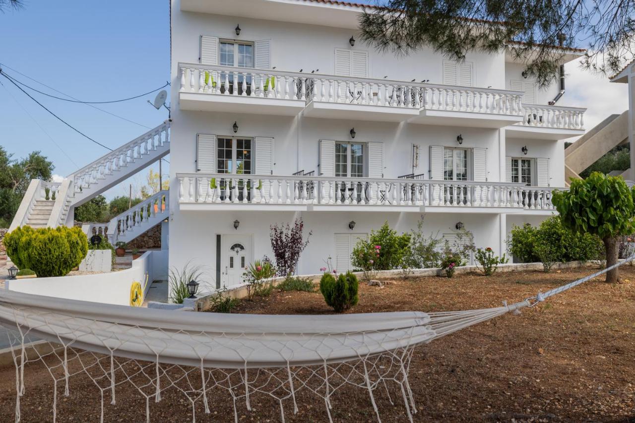 ארגוסטולי White House Studios & Apartments מראה חיצוני תמונה
